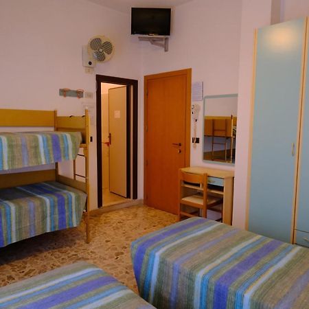 Hotel Chiara 里米尼 外观 照片
