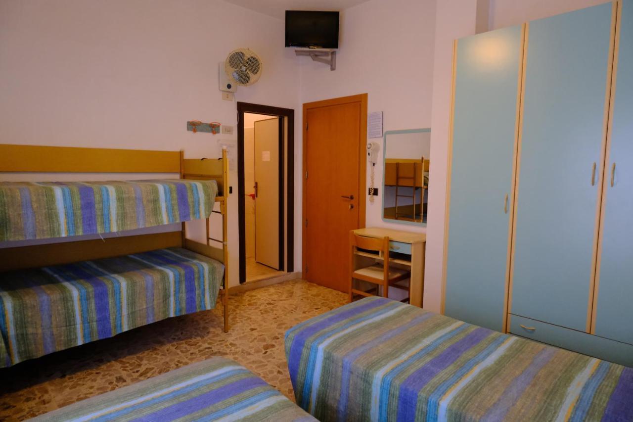 Hotel Chiara 里米尼 外观 照片