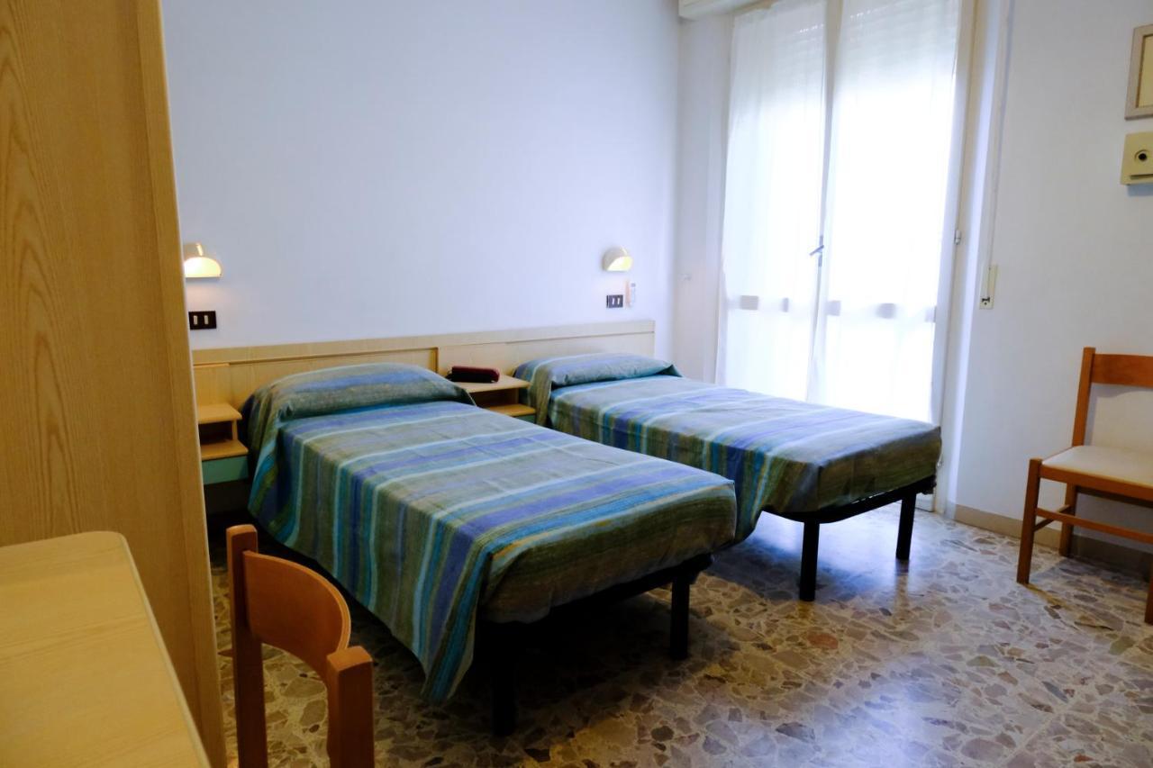 Hotel Chiara 里米尼 外观 照片